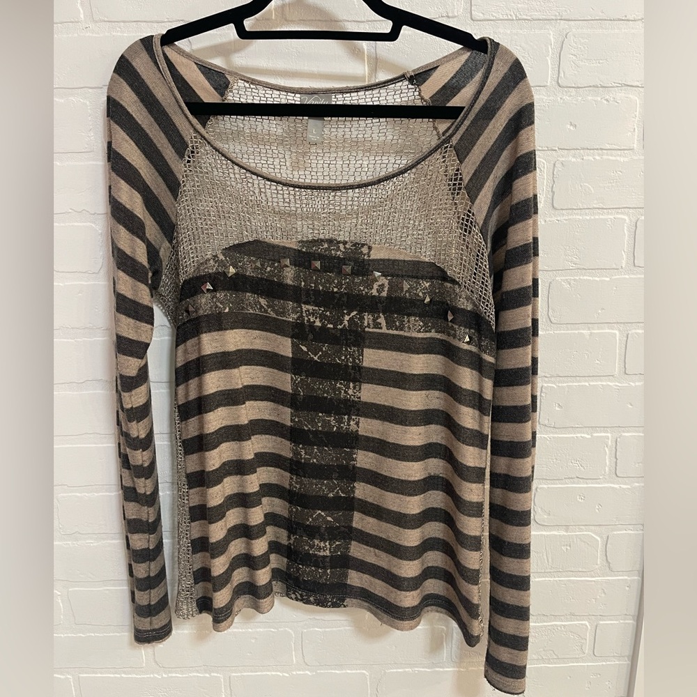 Vanity size large light weight shirt